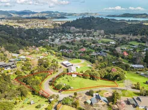 285 Bellville Drive, Coromandel