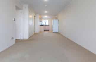 B408/176 Broadway, Newmarket