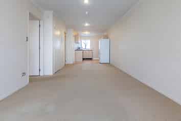 B408/176 Broadway, Newmarket