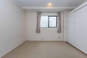 B408/176 Broadway, Newmarket