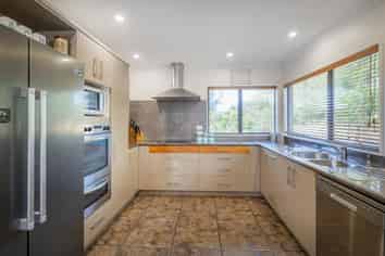 134 Puka Crescent, Matarangi