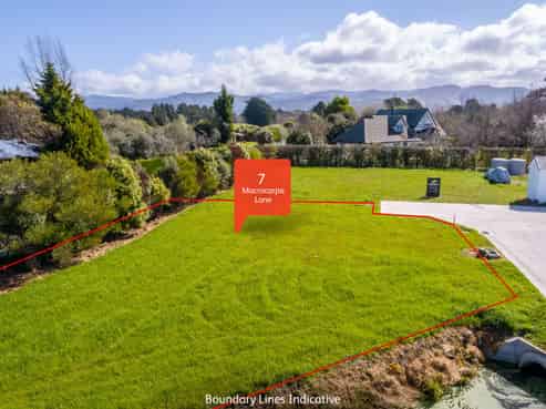5,7,8a Macrocarpa Lane, Carterton