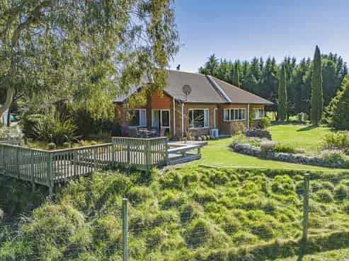 128 Garrymere Road, Okuku