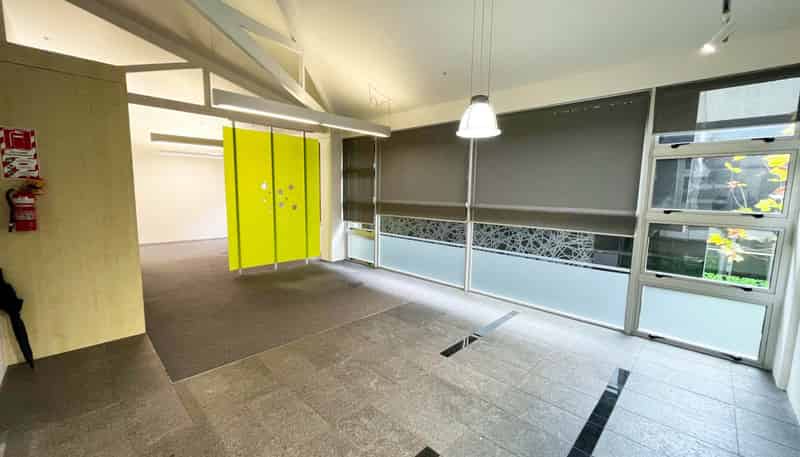 160 Broadway, Newmarket