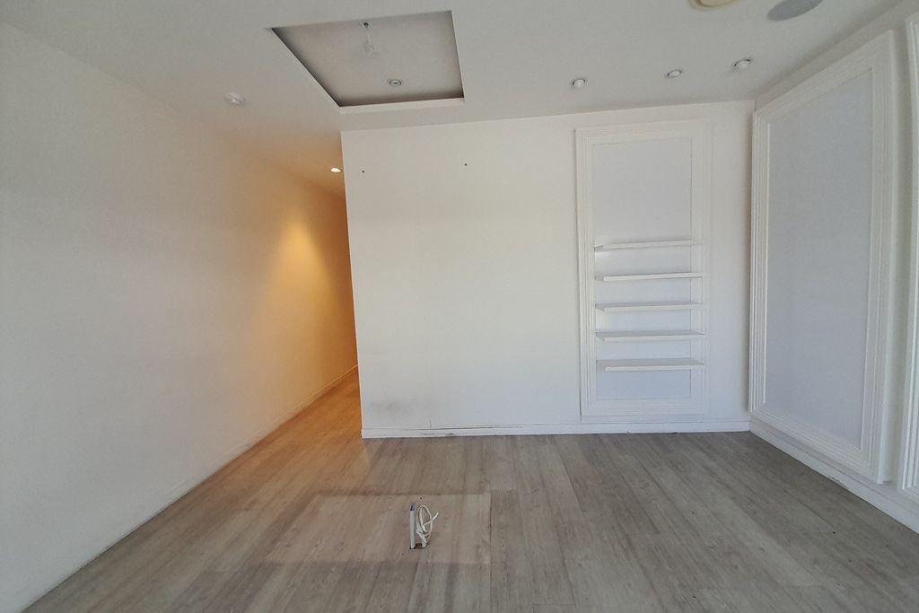 Superb location for your new business - Bild 5