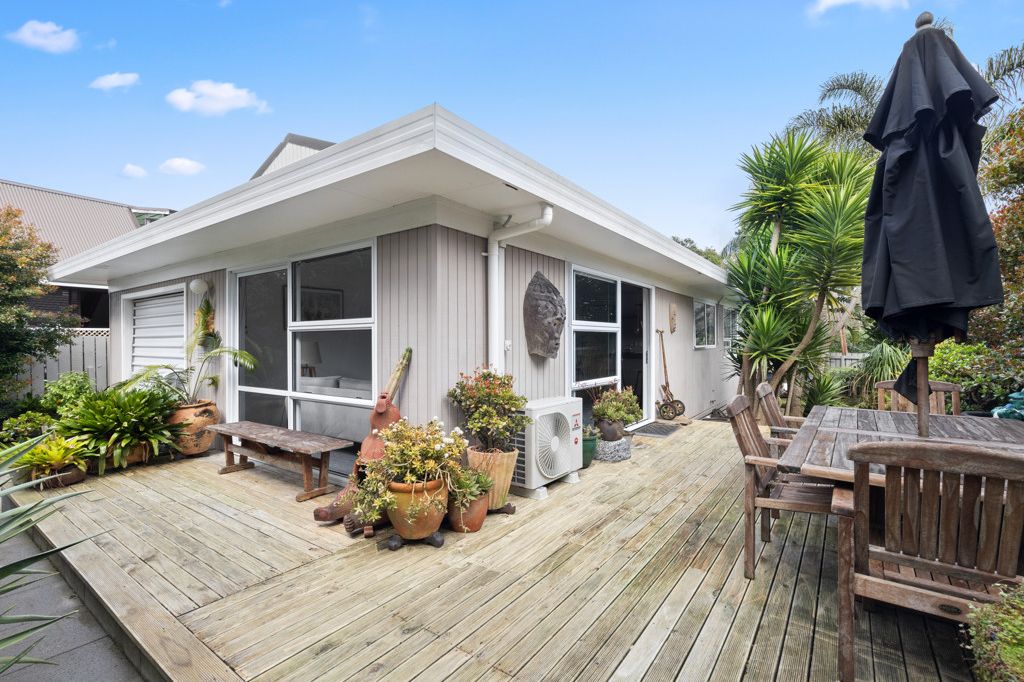 Sold 22 Leaming Place, Clarks Beach realestate.co.nz