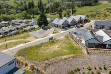  Hill Tops Way, Stoke