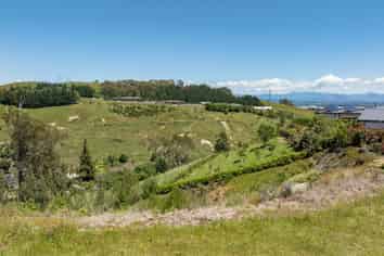  Hill Tops Way, Stoke