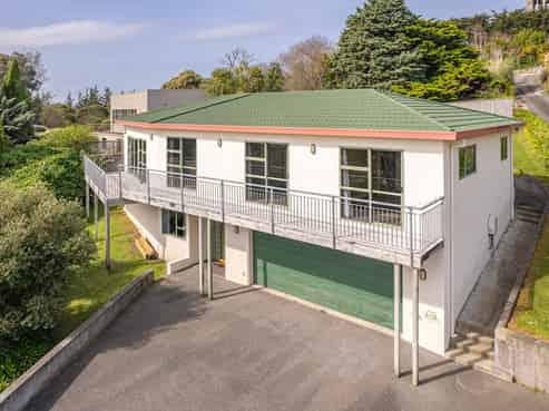 93B Mount View Road, Bastia Hill