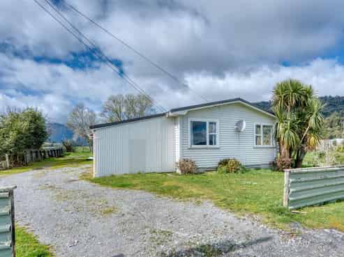 16 Wanganui Flat Road, Harihari
