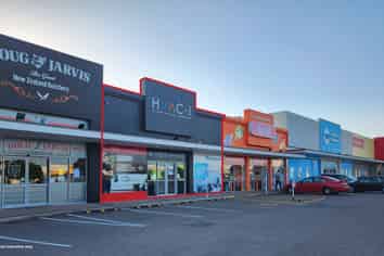 Opportunity in successful HomeZone Shopping Centre