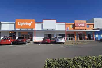 Opportunity in successful HomeZone Shopping Centre