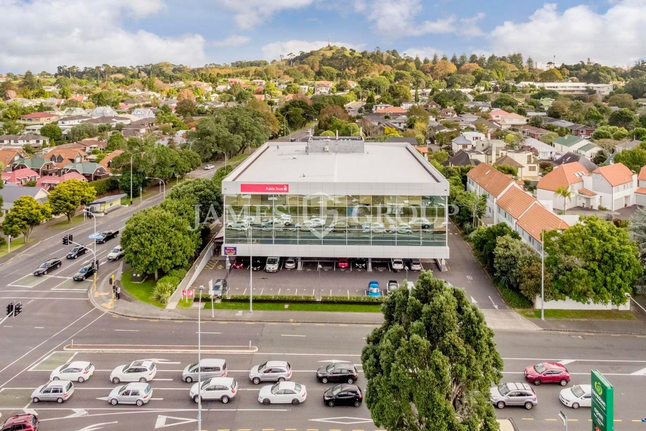 323M² OFFICE WITH FITOUT AND NATURAL LIGHT - Vista 6