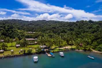 BOUTIQUE SURF & DIVE RESORT-HOTEL FOR SALE
