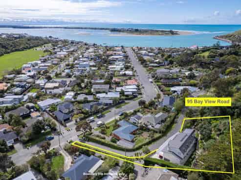 95 Bay View Road, Moncks Bay