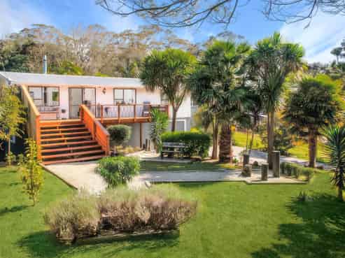 673 Huia Road, Parau