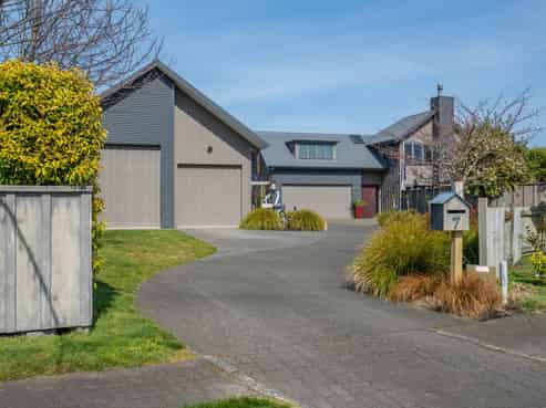 7 Haines Grove, Rainbow Point