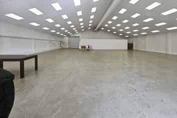 Contemporary bulk retail in Totara Point