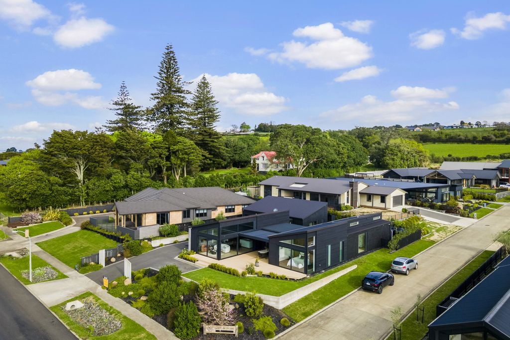 Sold 296 Kitchener Road, Pukekohe realestate.co.nz