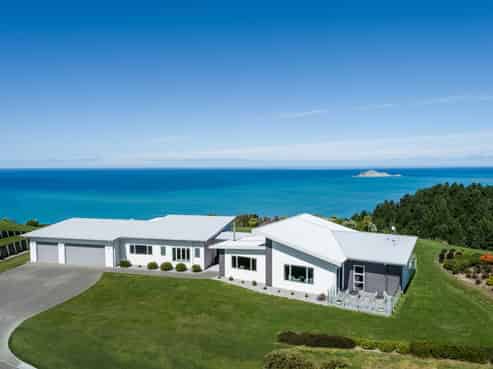 64 Timoti Road, Waimarama