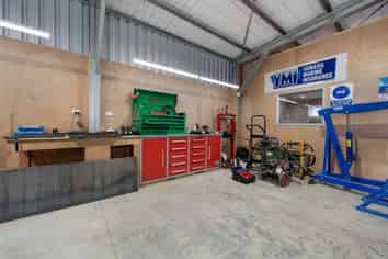 Trusted Marine Experts in the Central North Island