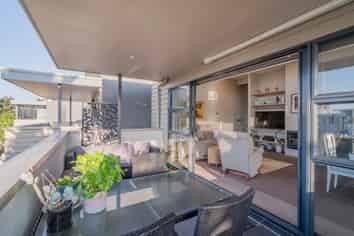 45/73 South Highway - Sovereign Pier, Whitianga
