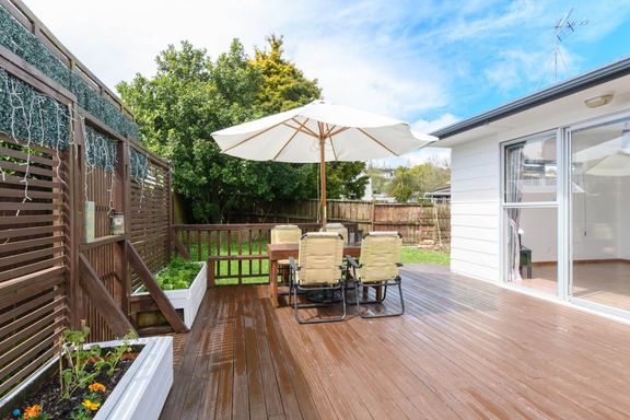 Property value - 2/28 Powrie Street, Glenfield - realestate.co.nz