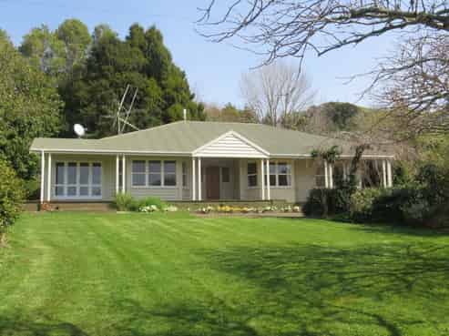 313 Te Waitere Road, Taharoa