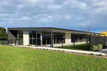 Right by the Airport, Brand New Offices/Showroom
