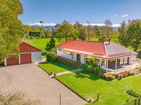 155 Willow Park Drive, Opaki