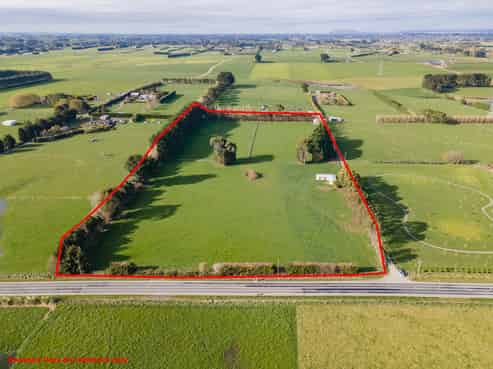 362 Lorne Dacre Road, Roslyn Bush