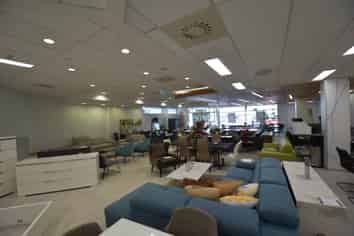 PRIME RETAIL WITH PROFILE AND PARKING

