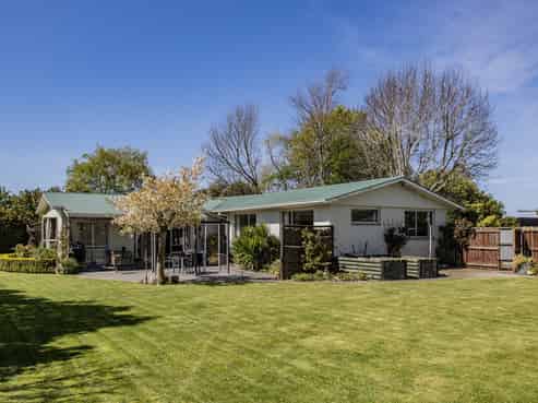 1455 Main North Road, Waikuku