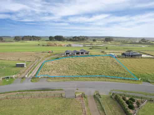 24 Mowhia Grove, Waitarere Beach