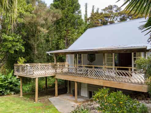 573 Takahue Road, Takahue