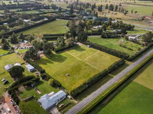 27 Sandy Knolls Road, Burnham