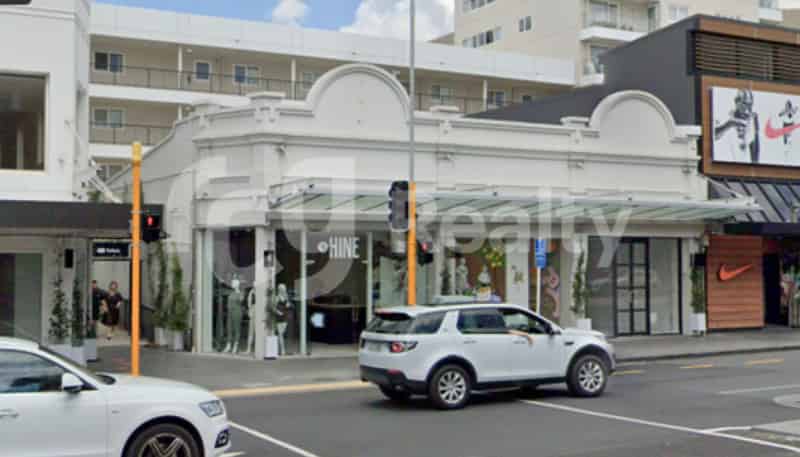 242 Broadway, Newmarket