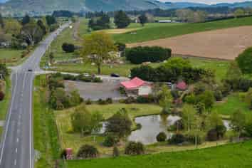 8 Old Main Road, Domett