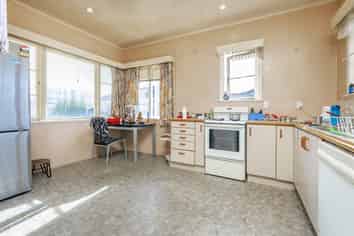 1114 New North Road, Mount Albert