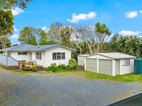 459 Clarks Beach Road, Waiau Pa