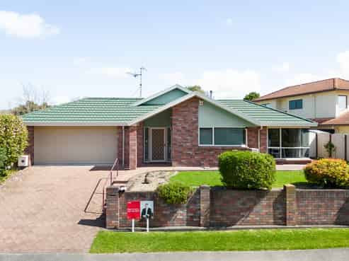 2 Longwood Place, Harrowfield