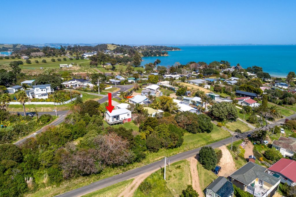 Property value 3 Bryan Road, Surfdale realestate.co.nz