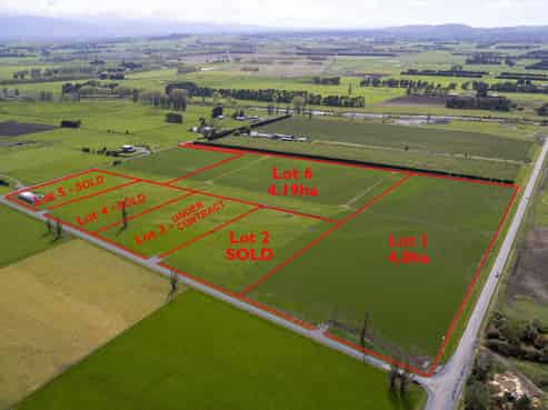 1-6/ Chishams Road, Martinborough