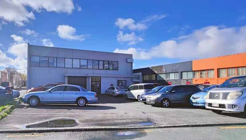 402-404 Great North Road, Henderson