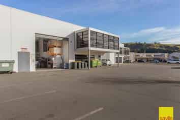 Warehousing With Great Office Space