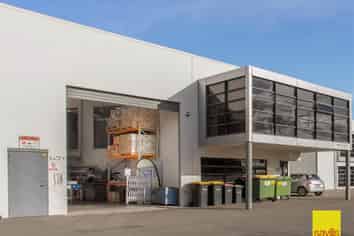 Warehousing With Great Office Space