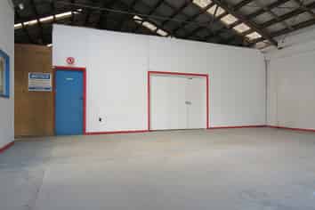 LARGE WAREHOUSE/WORKSHOP FOR LEASE