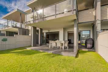 13/73 South Highway - Sovereign Pier, Whitianga