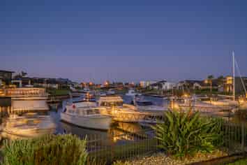 13/73 South Highway - Sovereign Pier, Whitianga