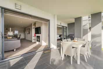 13/73 South Highway - Sovereign Pier, Whitianga
